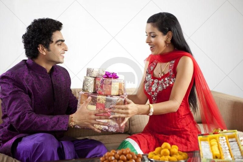 rakhi gift ideas for your younger brother
